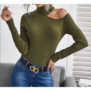 Olive Green Off-Shoulder Ribbed Sweater, excellent condition. L/XL